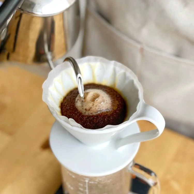 Cafec Arita Ware Flower Dripper Magnolia White | CoffeeLove