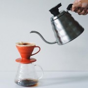 Hario dripper V60 ceramiczny czerwony | CoffeeLove