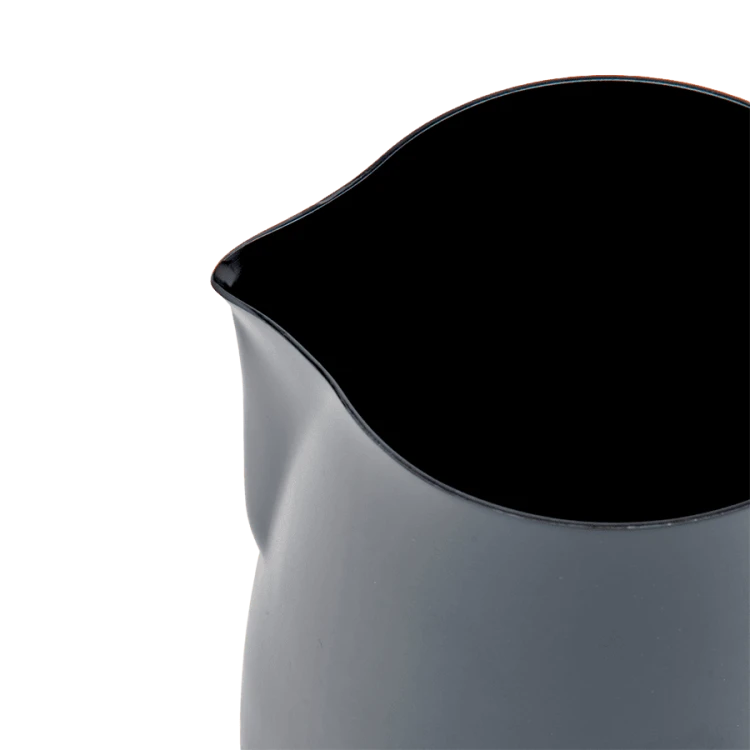 Rhino Coffee Gear dzbanek do mleka czarny 600 ml | CoffeeLove