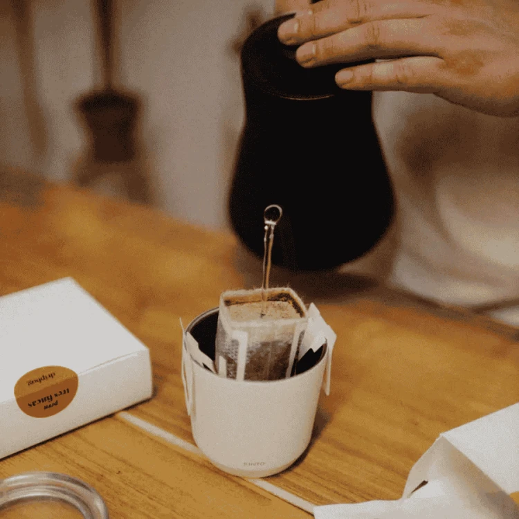 Father's Coffee Kenia Kii AA Drip Coffee Bag 5 saszetek x 12 g | CoffeeLove